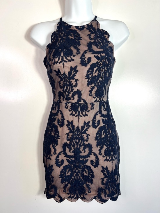 Hello Molly Bedroom Whispers Navy Blue
Lace Halter Mini Dress Size XS - Picture 3 of 12